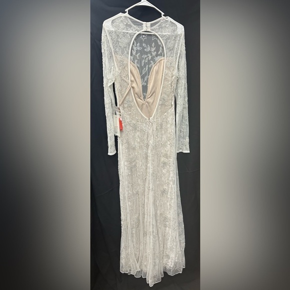 Mac Duggal 10821 NWT LONG SLEEVE FLORAL EMBELLISHED GOWN - Picture 6 of 8